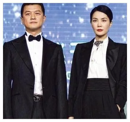 王菲|李亚鹏扯下王菲多年“遮羞布”，谢霆锋想结婚，却怕她再来这一手