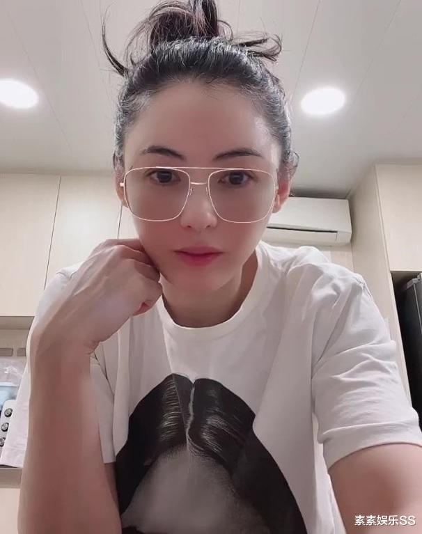 张柏芝|谢振楠进入青春期，已经开始长胡须了，妈妈张柏芝对他很贴心