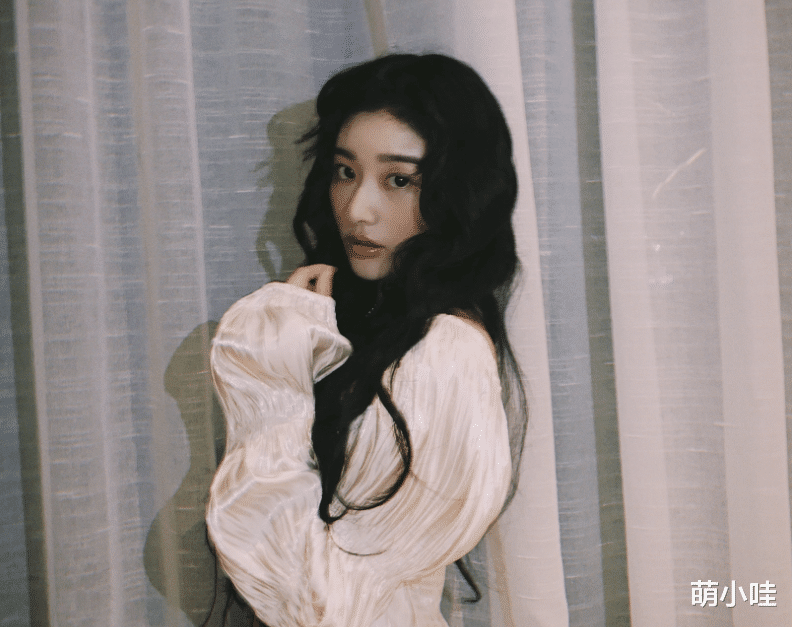 孔雪儿|孔雪儿被拍到跟帅哥酒吧约会，一直到五点才出来，她怎么也塌房了？