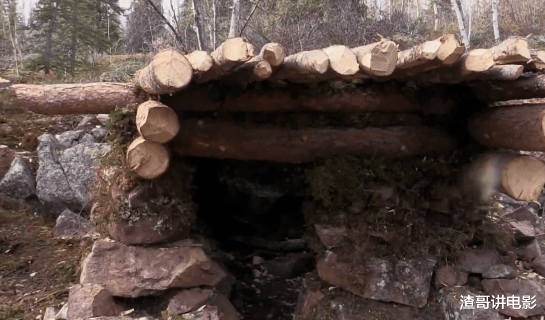 钓鱼|荒野求生争夺100万奖金，钓鱼大佬天天上大货，其他人只能啃野菜