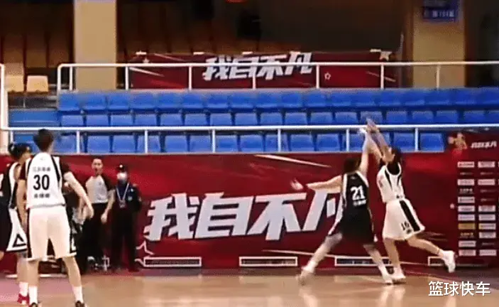 孙俪|把孙俪职业生涯毁掉！被罚5000，谷宜瞳却甩锅给工作人员