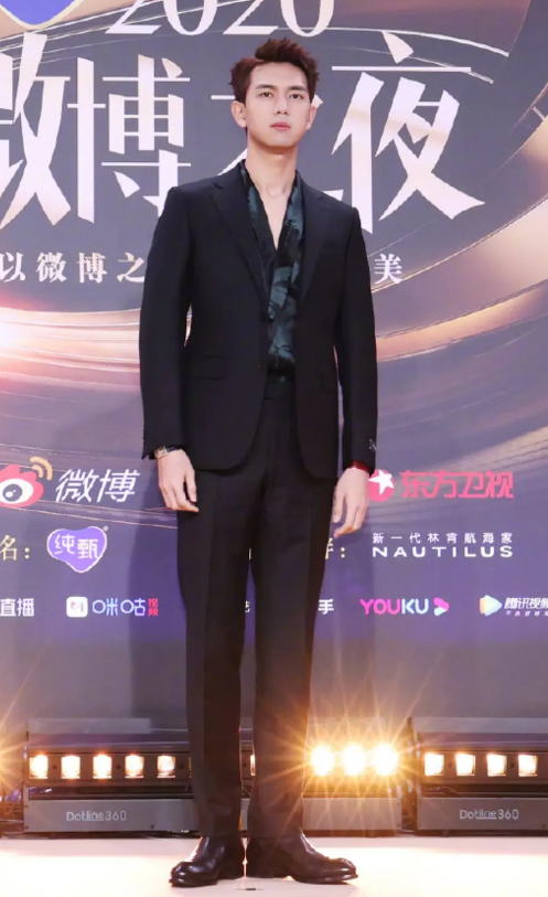 滤镜|微博之夜男星全身生图，脱离了十级滤镜，这才是艺人们的真实颜值