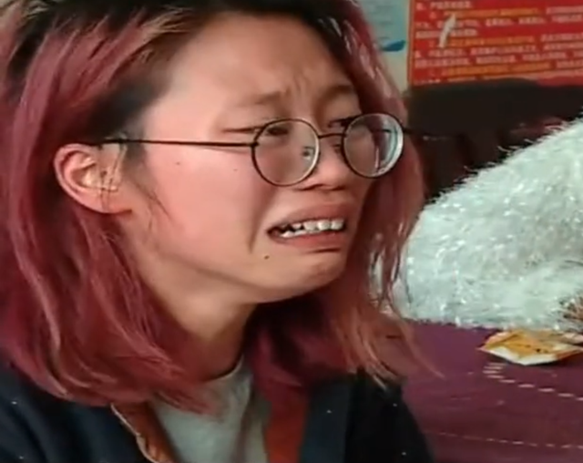 初恋丈夫长得太帅,妻子时刻盯着丈夫,偷装摄像头反被赶出家门!