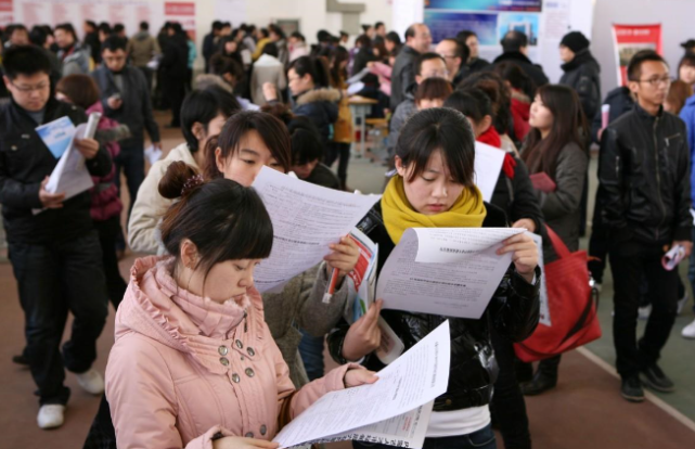 大学生|大学生已经不吃香了，各行各业竞争激烈，这个岗位缺口却高达千万