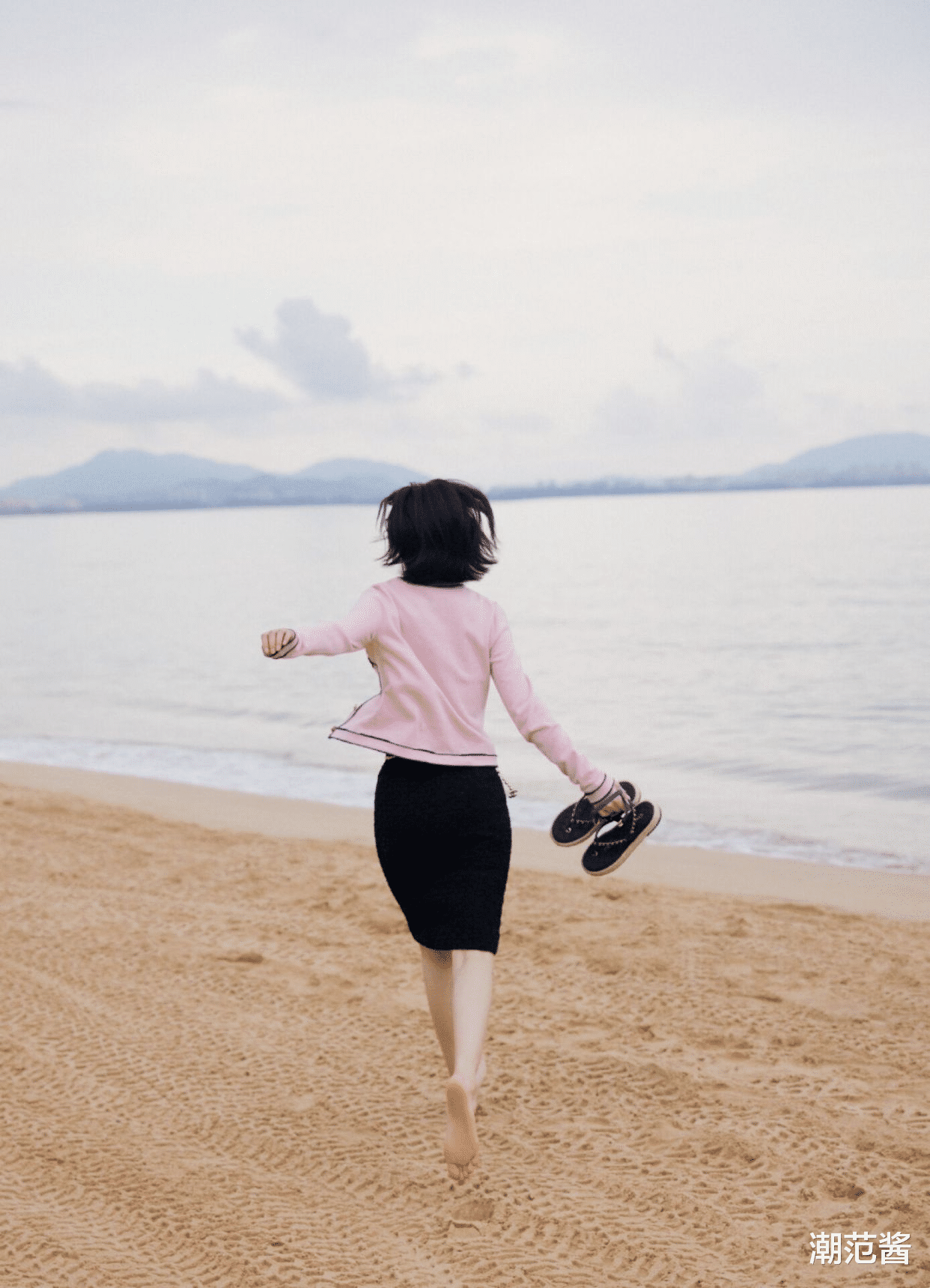 潮范酱|周雨彤太会穿了！3种巨好看的穿搭模板，穿着高级又时髦
