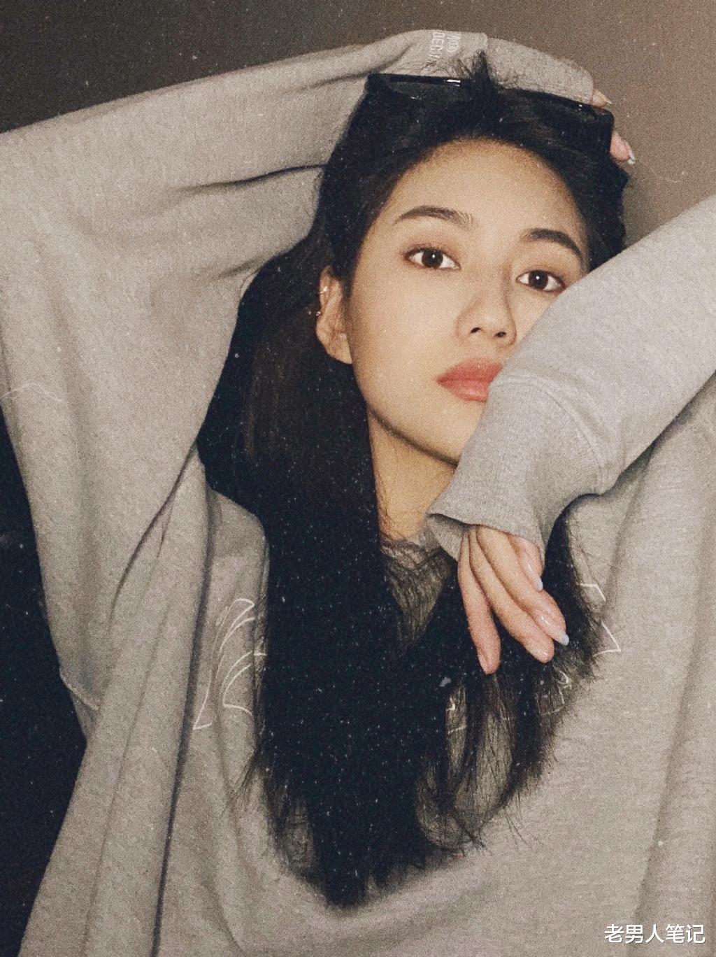 老男人笔记 《悬崖之上》火热上线，又一名谋女郎释出，冷艳型电影脸被刷屏了