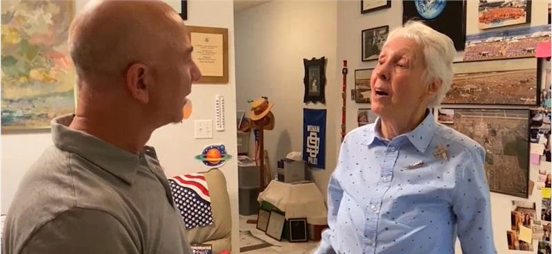 太空 贝佐斯邀82岁宇航员前女友上太空，弥补60年前遗憾，刷新年龄记录