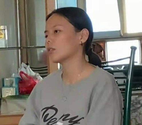 杜新枝|曝杜新枝被勒令出院，堂嫂立马开始带货，熊磊仍不愿让孩子改姓？