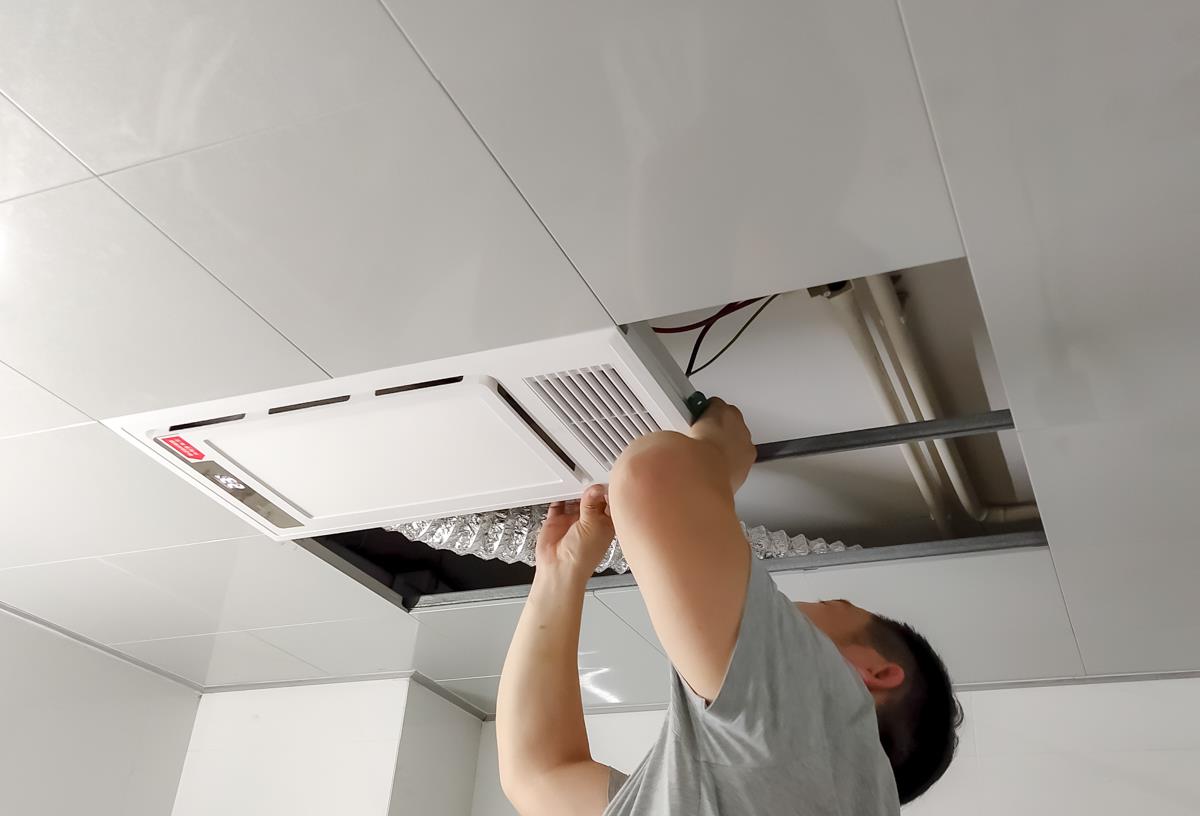 浴霸舒适度低,地暖效果太差,卫生间取暖,还得靠这些小家电