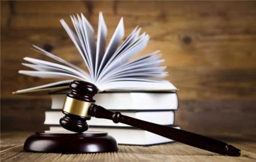 故意杀人 房主砍伤入户盗窃小偷，致其死亡，属正当防卫