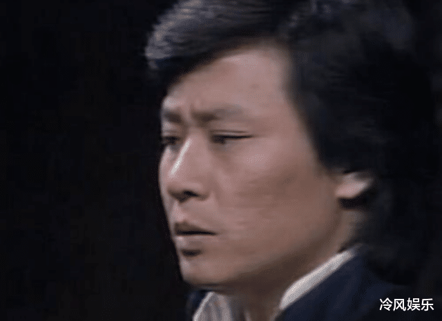 任嘉伦|两女“共侍一夫”，大老婆住楼上小老婆住楼下，三人和谐共处多年