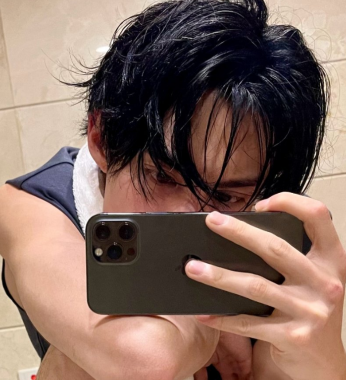 发型|14位男星“湿发杀”来袭，哪位最蛊你的心？