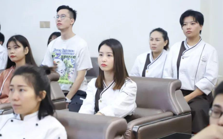 求职|想在校招面试中取胜，靠的既不是学历也不是能力，学姐告诉你真相
