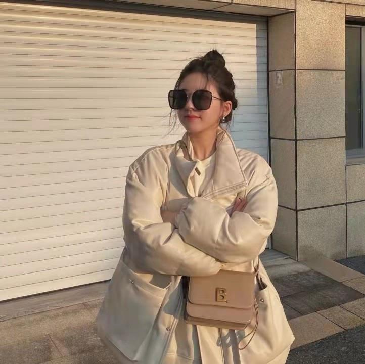 发型 赵露思真是穿搭精，发型可爱、穿搭减龄，照着学会很甜