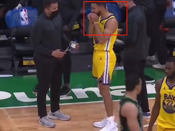 斯蒂芬·庫里|轟44分+取勝，綠軍超巨爆發，但今日最佳是他：吃止疼藥+僅次喬科