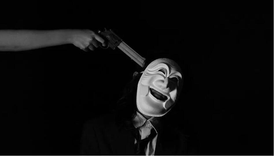 职场法则|职场法则：如何识别对付职场笑面虎？