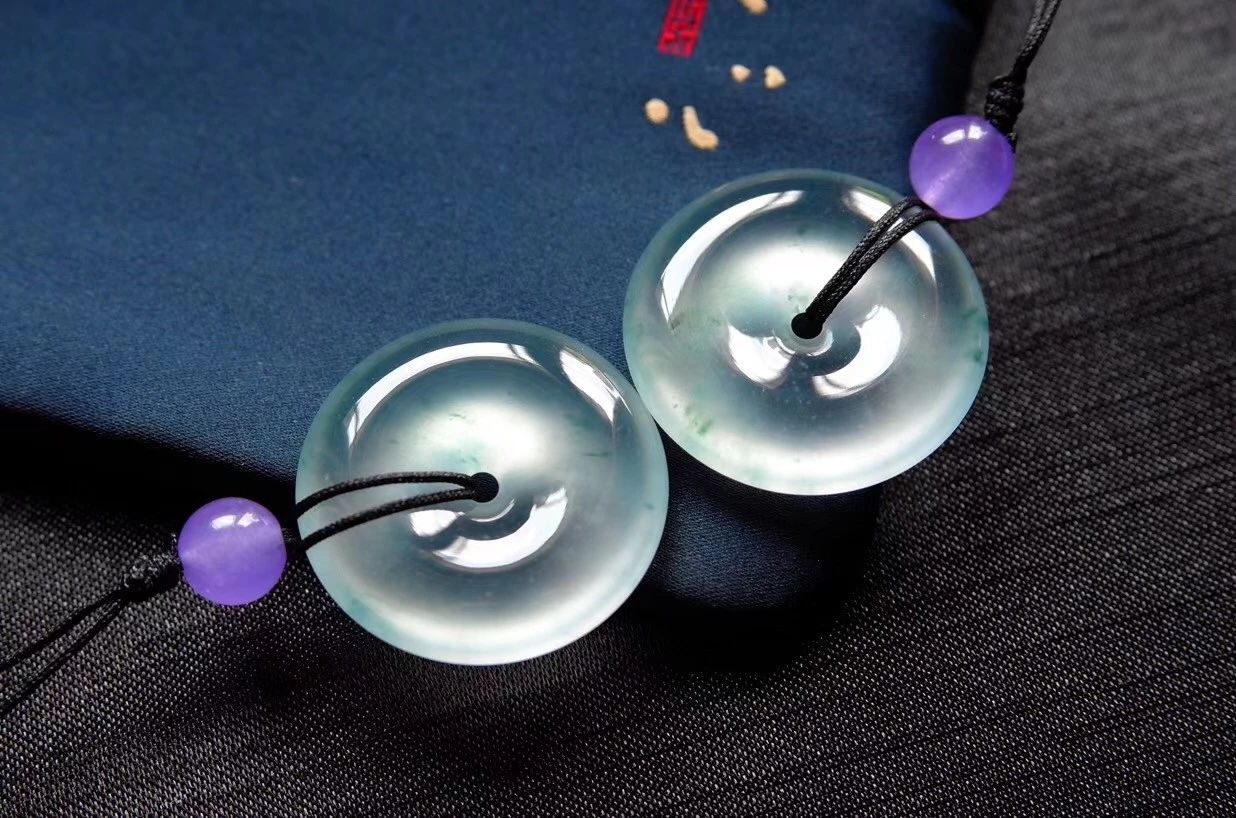 翡翠|在翡翠行话里什么是“起莹光”，“胶感十足”又是指什么？你们真的了解吗？?