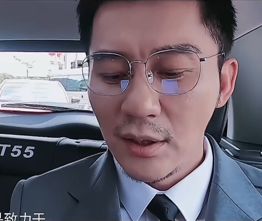 潘粤明|《奔跑吧9》成员热到脱妆，蔡徐坤黑眼圈，沙溢和杨颖素颜反差大