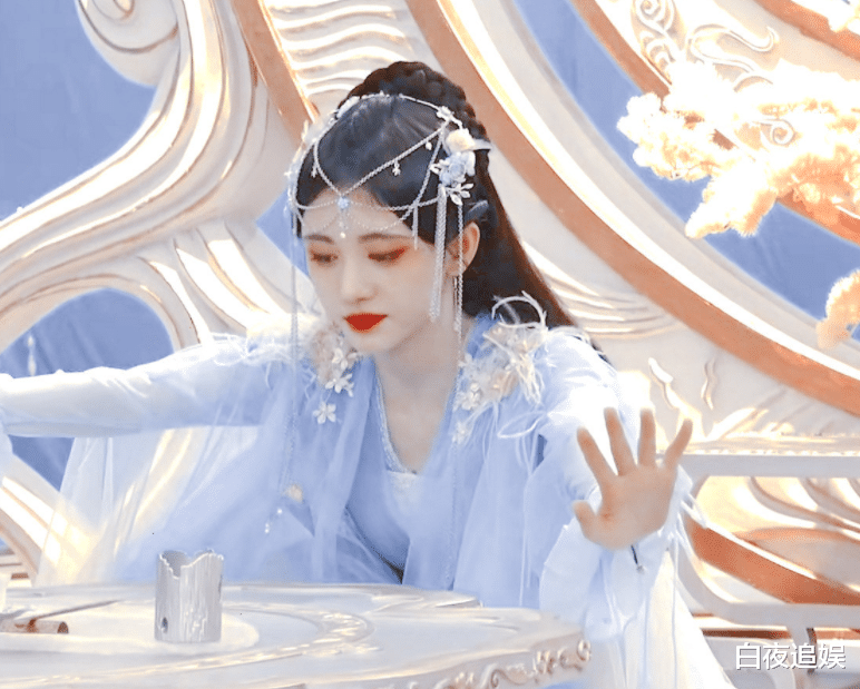 鞠婧祎|鞠婧祎《花戎》出路透，古装造型不再千篇一律，连眼妆也都换了