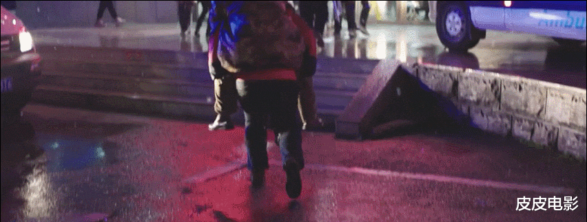 钟汉良|拿下3个第一，没想到年底这部压轴电影，拍出了人世间最美5个拥抱