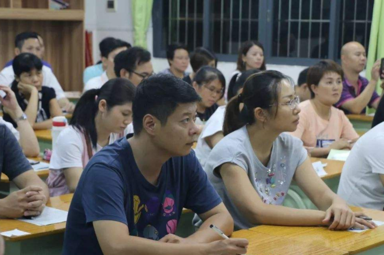 |想跟班主任搞好关系，3种话家长尽量别说，缺少意义还易引起反感