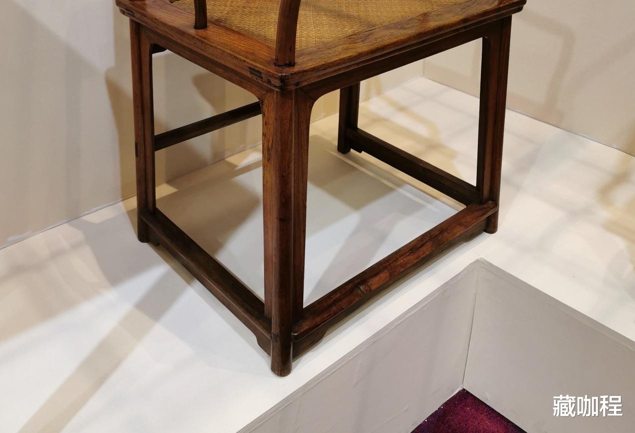 |单把估价40万，清黄花梨南官帽椅有一处特别