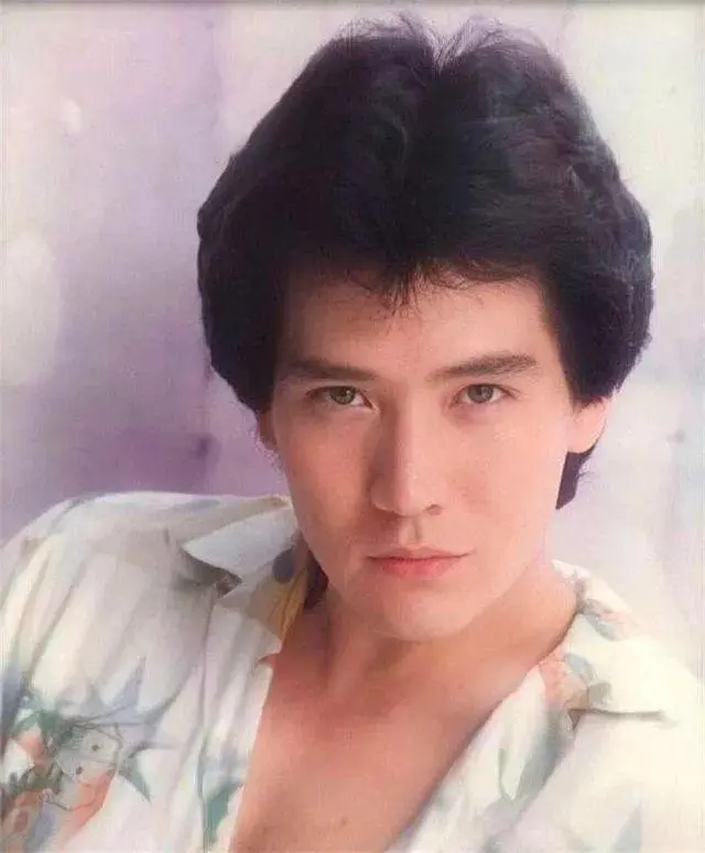 费翔|春晚第一美男，首次登台被封杀14年，年过60依旧未婚，却被几亿观众怀念至今