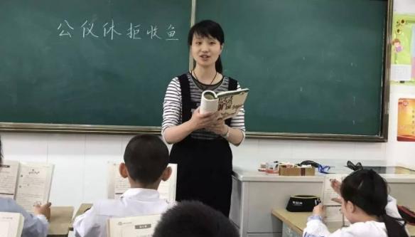 教师|教师行业迎来福音，“教龄津贴”将要上涨，师范生又让人羡慕了
