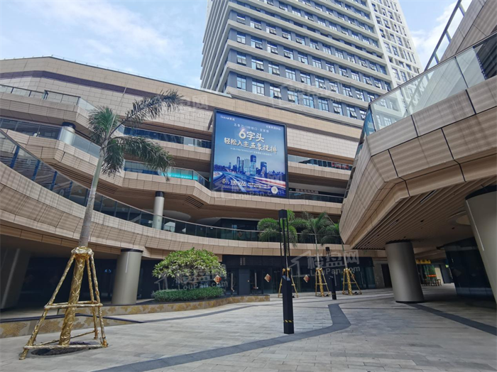 万科|南宁五象总部基地商业生存调查：是欣欣向荣还是奄奄一息？