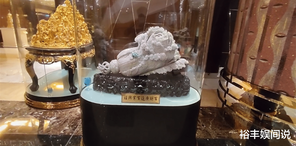 医生|何鸿燊收藏品曝光，康熙宝座，猛犸象象牙化石，每一样都价值连城