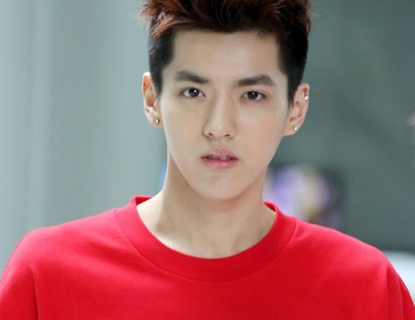 吴亦凡|吴亦凡：从“顶流”到被“刑拘”，他把一手好牌打得稀烂！