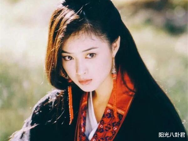 虞书欣|17位烦恼不一的女星，有人脱发秃顶治不好，有人反复发胖患抑郁