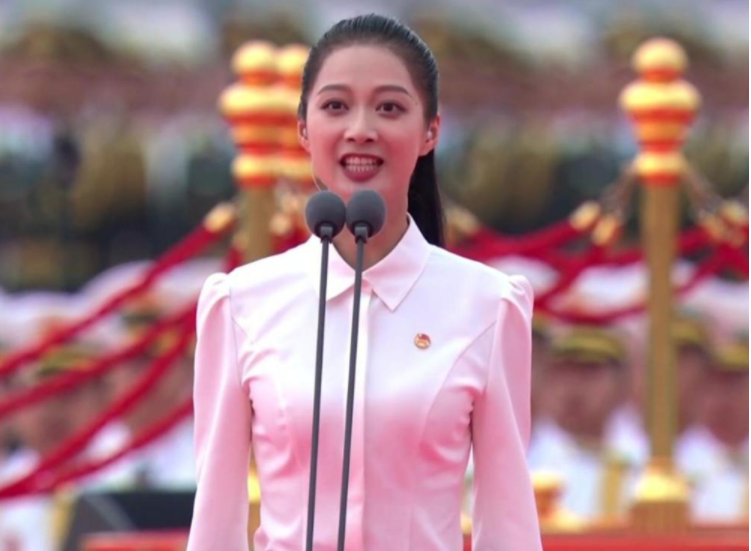 快乐大本营|冯琳现身东方卫视跨年晚会，业务能力受到认可，难怪被保研复旦