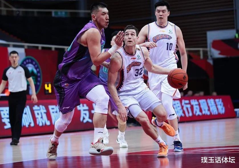 上海男籃|三消息！上海男籃27分逆轉勝山東，李春江迎好消息，林書豪復出
