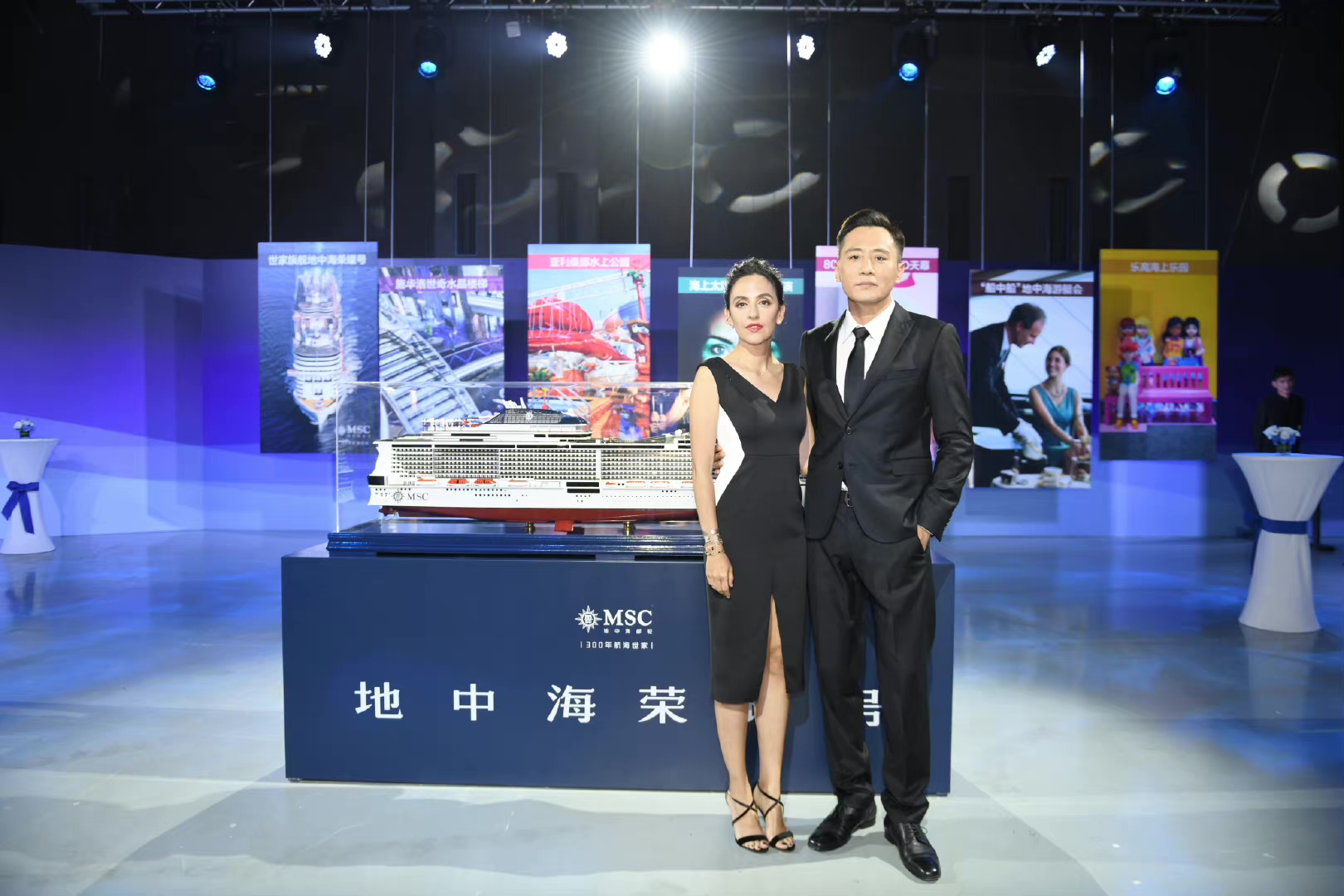 哚乐Like时尚 安娜的身材原来这么好，穿深V开叉裙明艳妩媚，刘烨娶到宝了