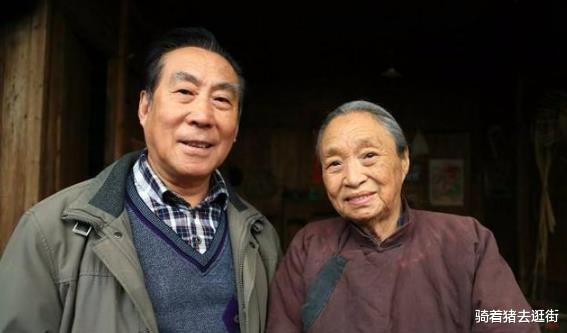 柏青|她是国家一级演员,因病去世千人送别,23岁孙子更是国人骄傲