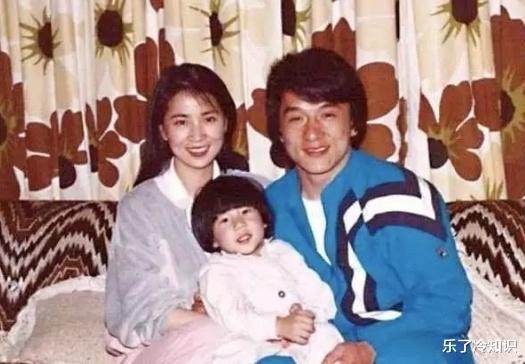 徐璐|没有美颜滤镜的年代，林凤娇曾经有多美？难怪成龙非娶不可