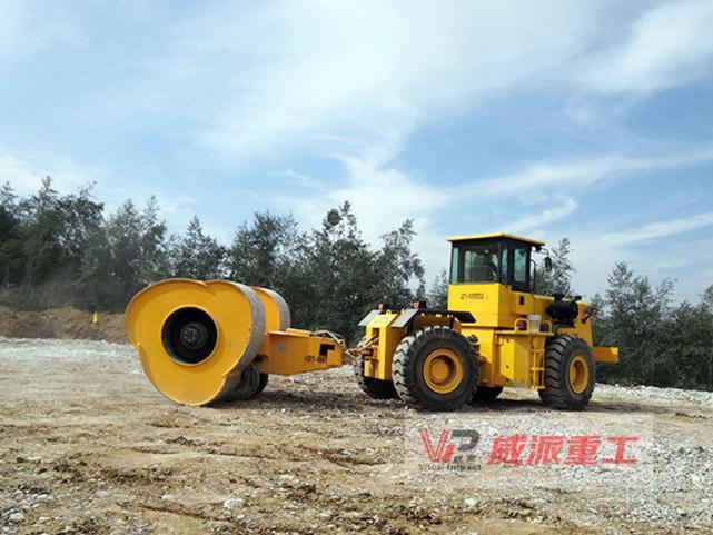 装载机拉的冲击碾压机碾压施工速度是多少？