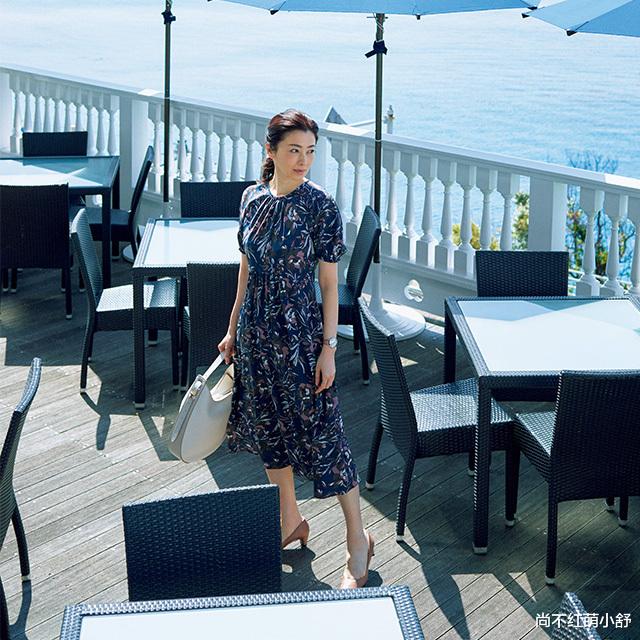 尚不红萌小舒|40-50岁的女人，不穿短裙不扮嫩，今夏这样穿却比小姑娘还时髦