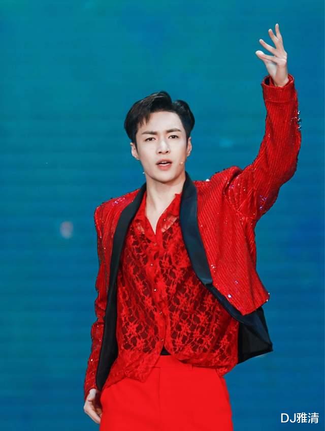 贾玲|2021年央视春晚之最，贾玲最搞笑，张艺兴最燃，主持人张韬令人惊喜