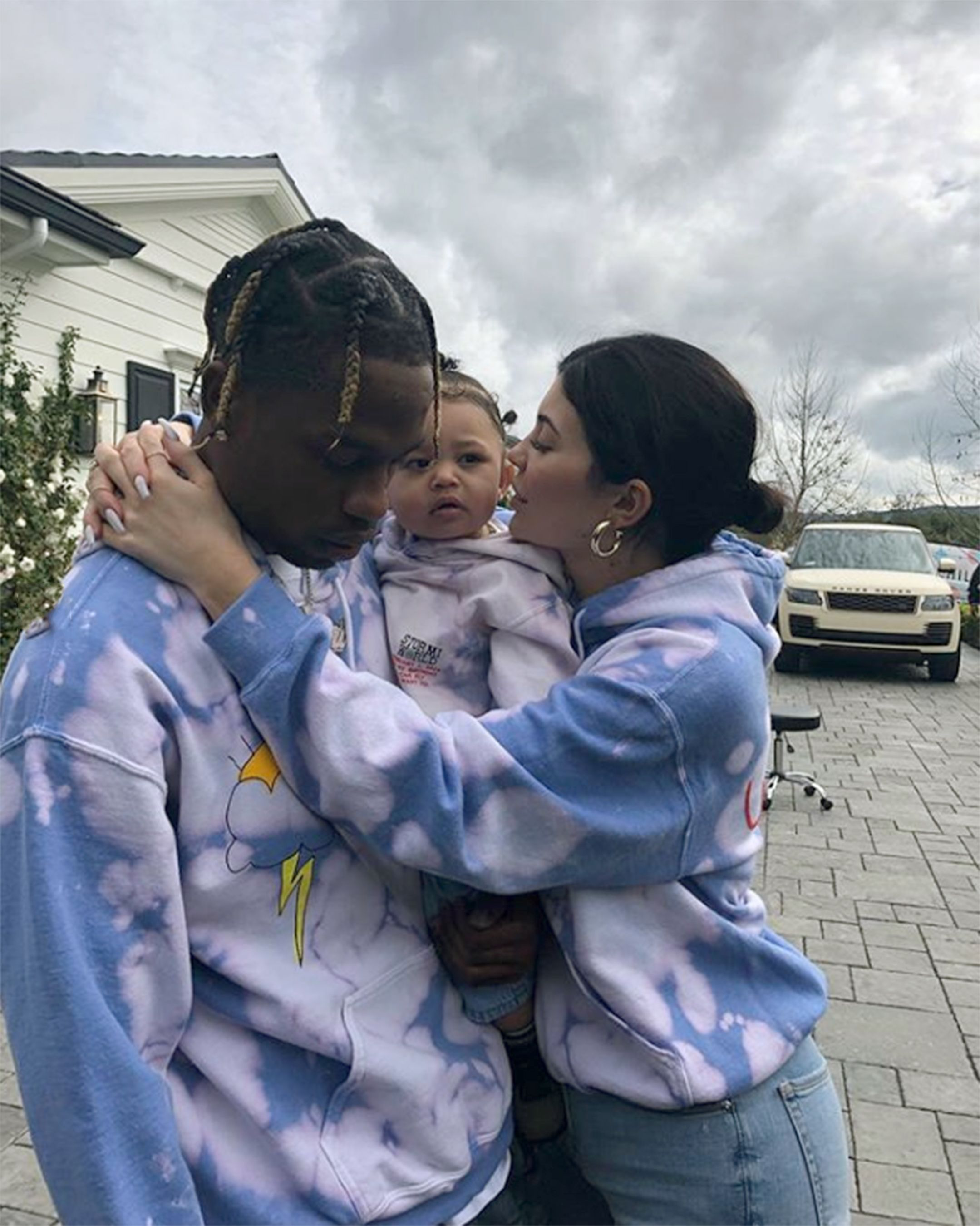 时尚风行派|亿万富婆金小妹宠女无度！斯托米穿泳衣变美人鱼，偌大泳池开眼界