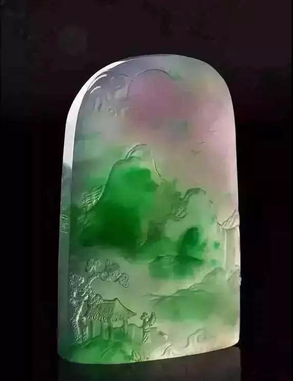 翡翠|翡翠雕件受到热捧，购买时重点考虑设计、做工与俏色巧雕。
