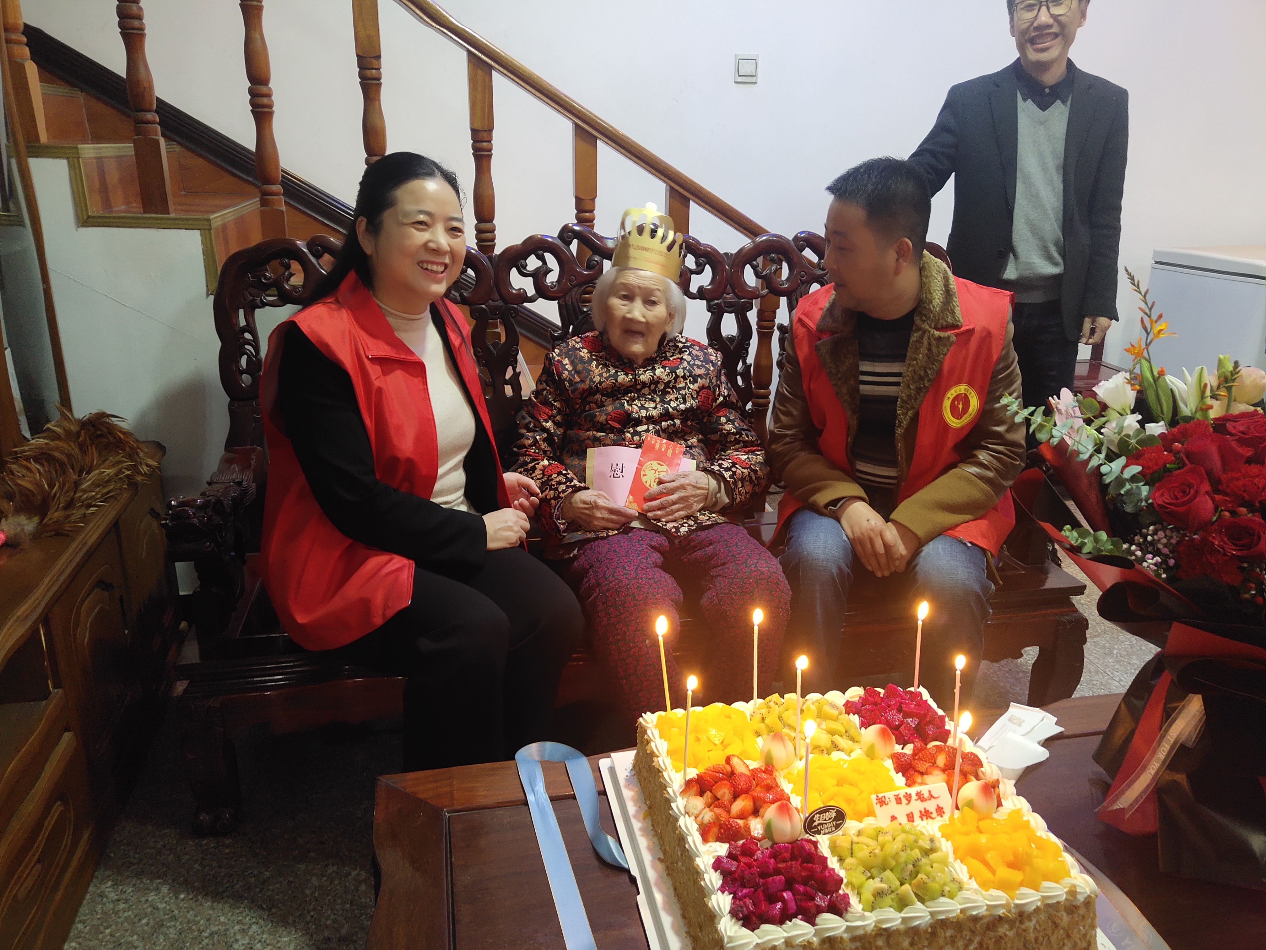 茉莉千秋 天长市千秋街道：喜迎建党百年华诞，祝福送给百岁老人