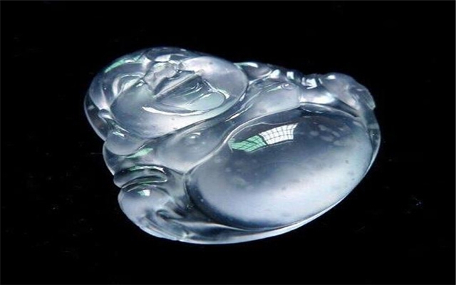 翡翠|翡翠应该如何来进行挑选？怎样才能避免买到假的的翡翠？