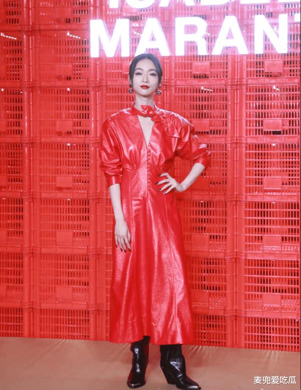 朱之文|王子文吴谨言同台看秀？吴谨言造型翻车气场不足，被王子文艳压