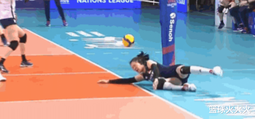 郎平|中国女排0-3输日本！郎平怒了，换替补让队员认清现实，2人被批评