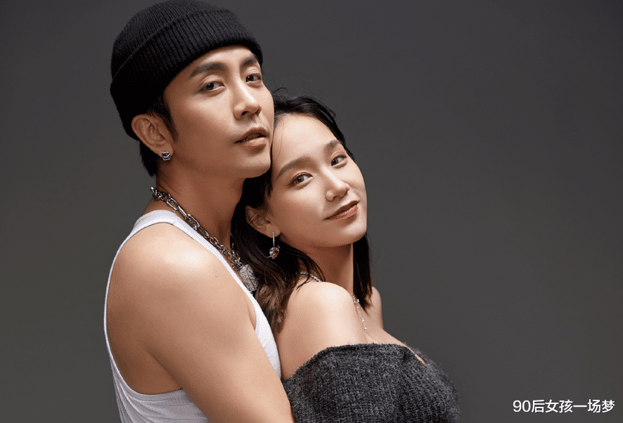 官宣|又一对夫妻官宣，才23岁就成了两个孩子的妈，和大11岁丈夫很般配