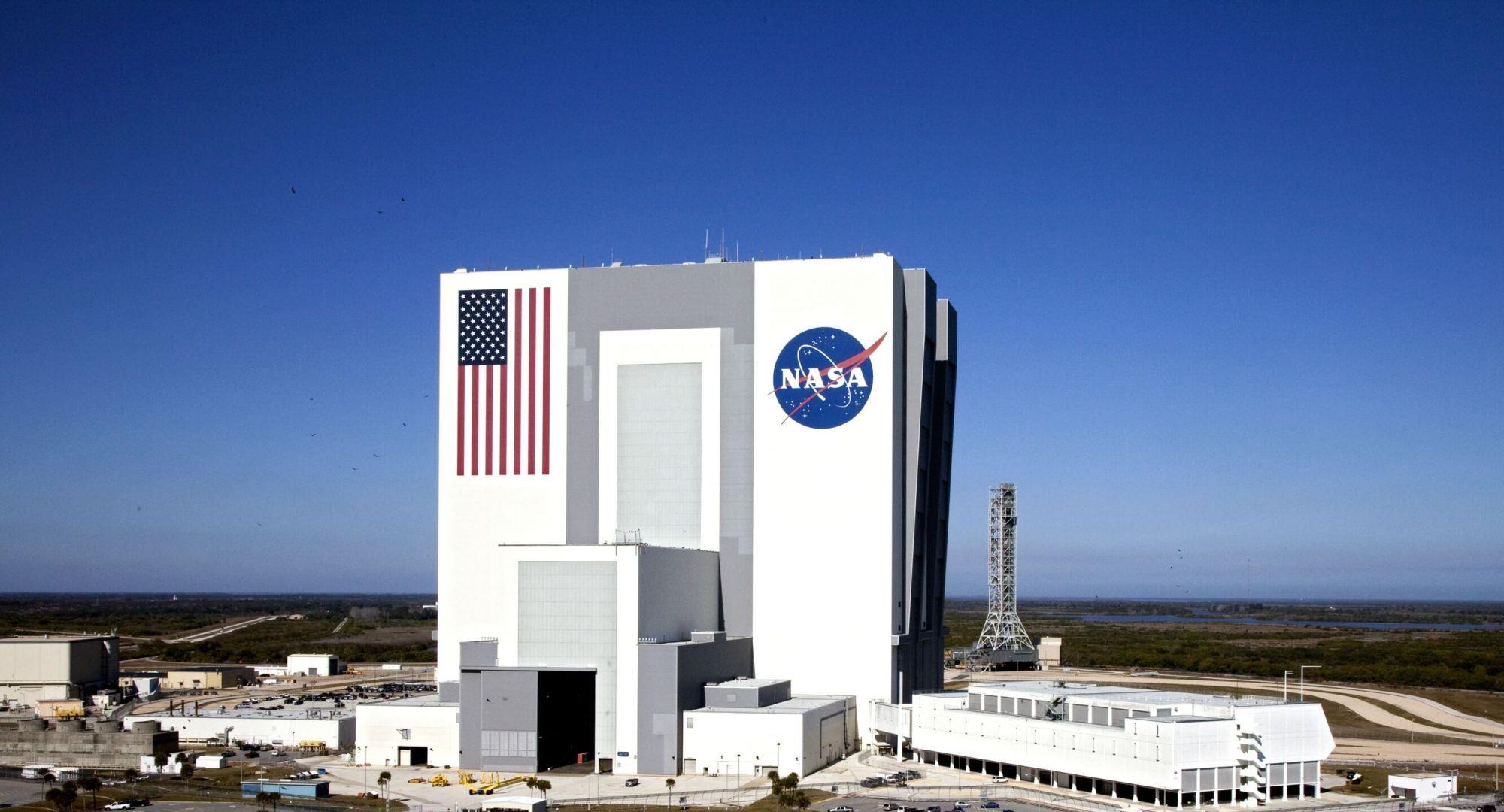 NASA|中国火星车传回照片，NASA局长眼睛寒光一凛，在听证会痛陈危害