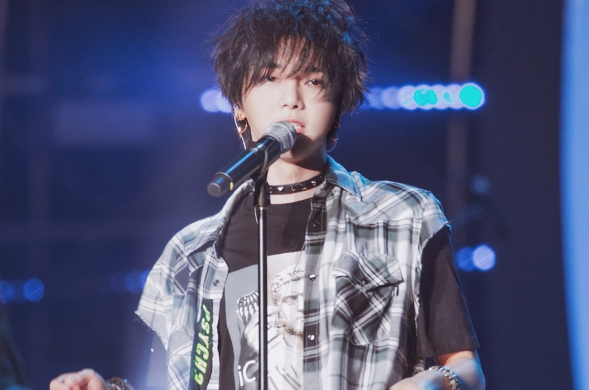 华晨宇|活动失败后,华晨宇强行挽尊,网友:静静地看着你表演