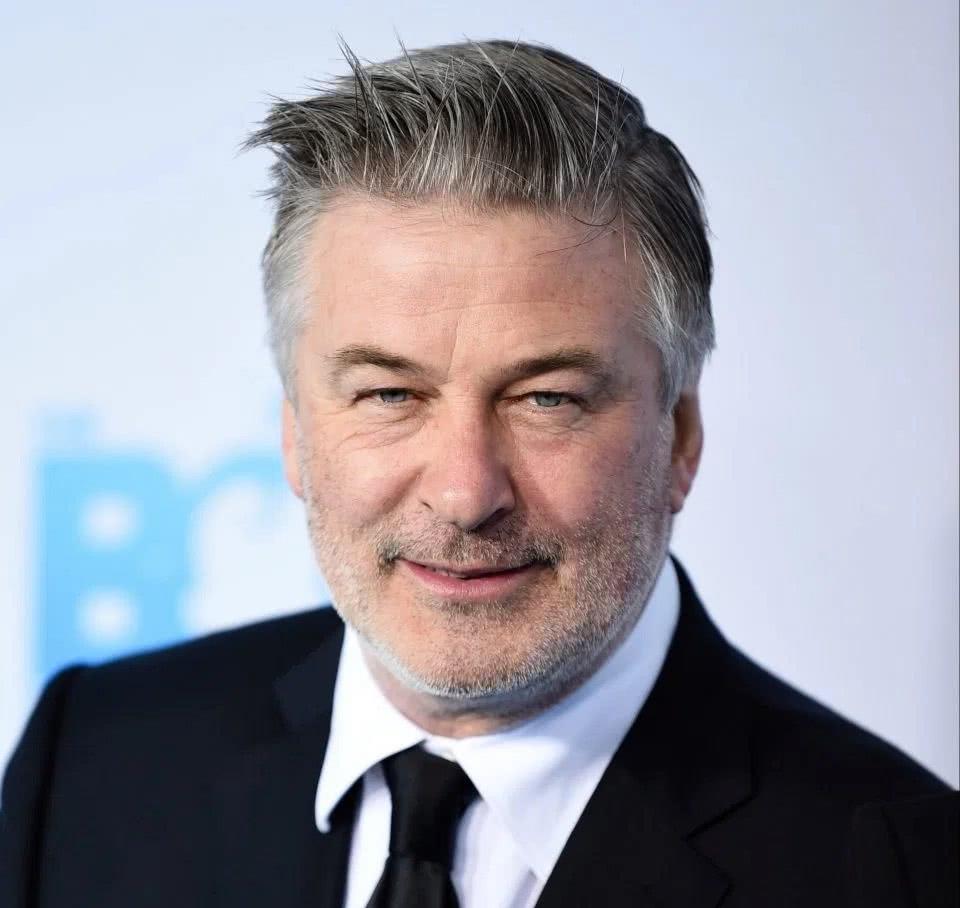 MARRY 鲍德温射死摄影师调查进展，李小龙女儿发声，李国豪曾死于道具枪